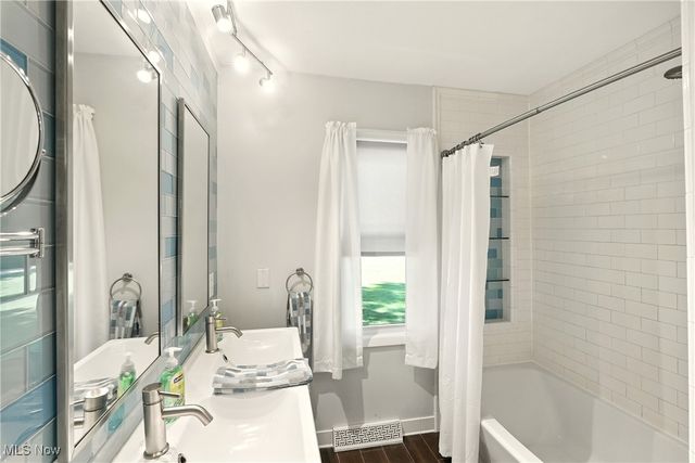 1457 Fox Lake Road, Wooster, OH 44691