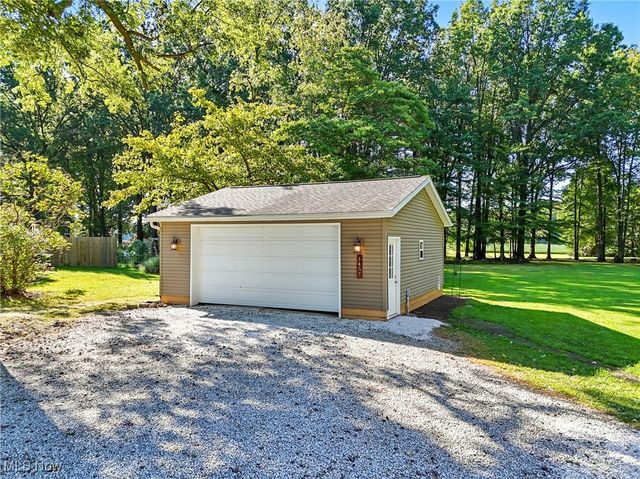 1457 Fox Lake Road, Wooster, OH 44691