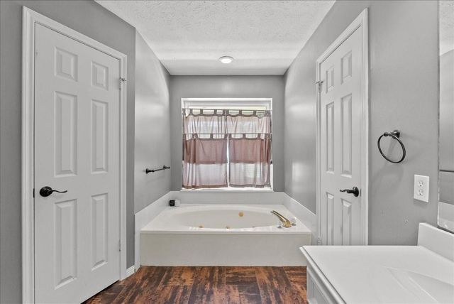 2107 Olympic Drive, League City, TX 77573