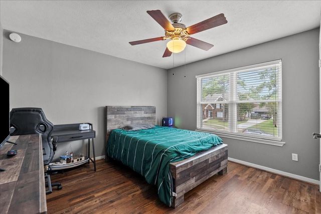 2107 Olympic Drive, League City, TX 77573