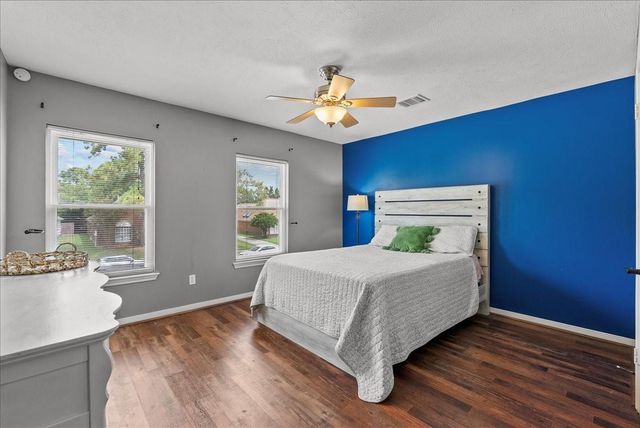 2107 Olympic Drive, League City, TX 77573