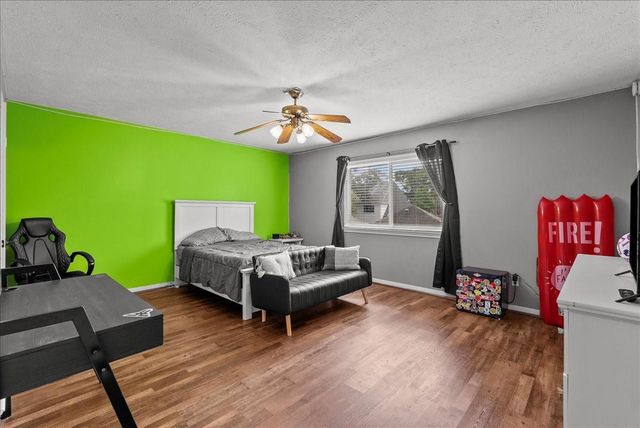2107 Olympic Drive, League City, TX 77573