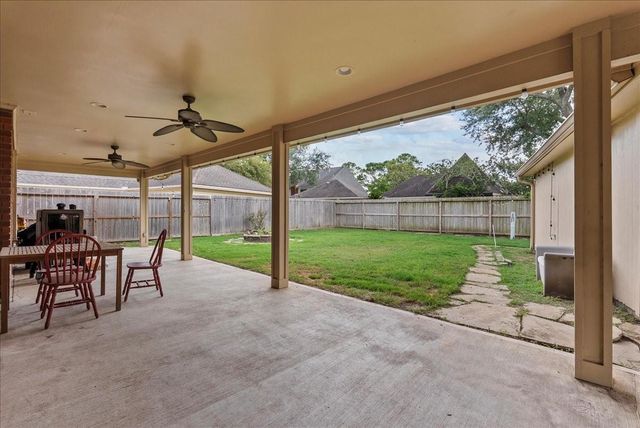 2107 Olympic Drive, League City, TX 77573