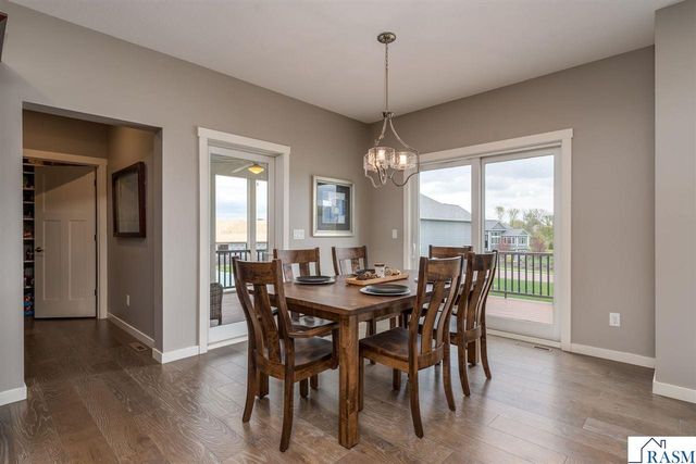 112 Hidden Oaks Circle, Mankato, MN 56001