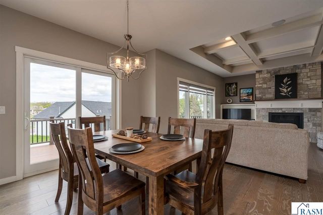 112 Hidden Oaks Circle, Mankato, MN 56001