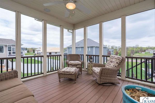 112 Hidden Oaks Circle, Mankato, MN 56001
