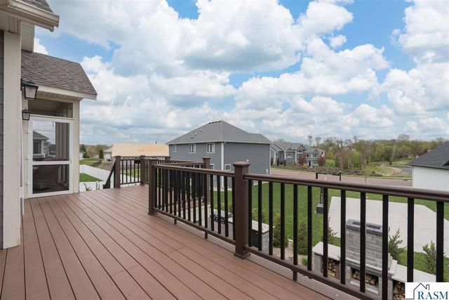 112 Hidden Oaks Circle, Mankato, MN 56001