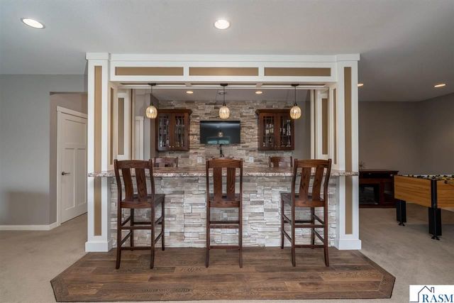 112 Hidden Oaks Circle, Mankato, MN 56001