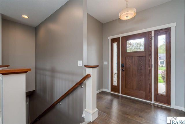 112 Hidden Oaks Circle, Mankato, MN 56001