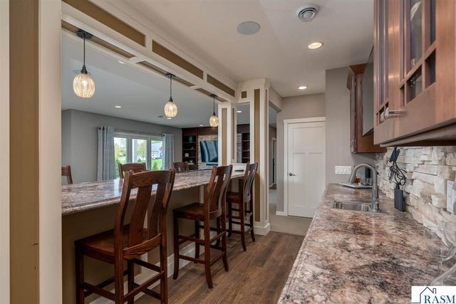 112 Hidden Oaks Circle, Mankato, MN 56001