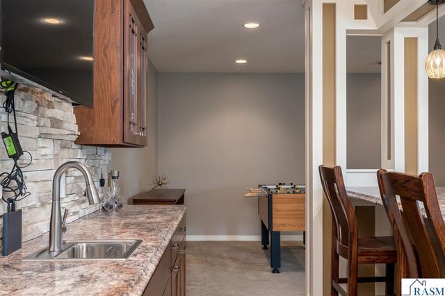 112 Hidden Oaks Circle, Mankato, MN 56001
