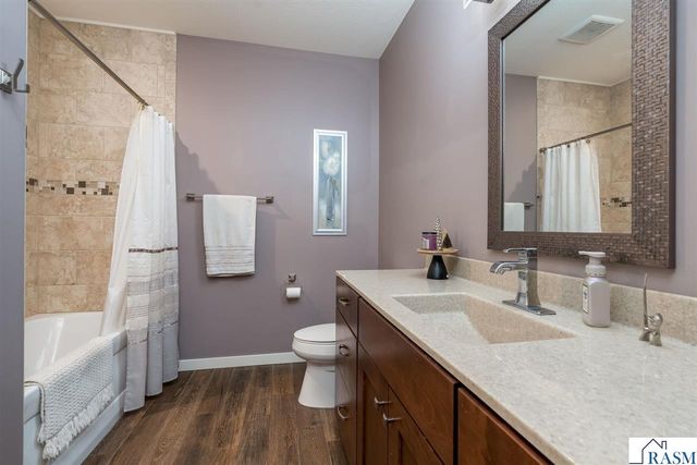 112 Hidden Oaks Circle, Mankato, MN 56001