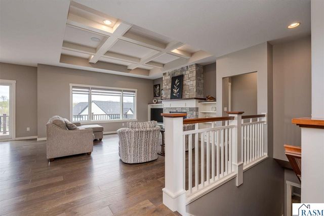 112 Hidden Oaks Circle, Mankato, MN 56001