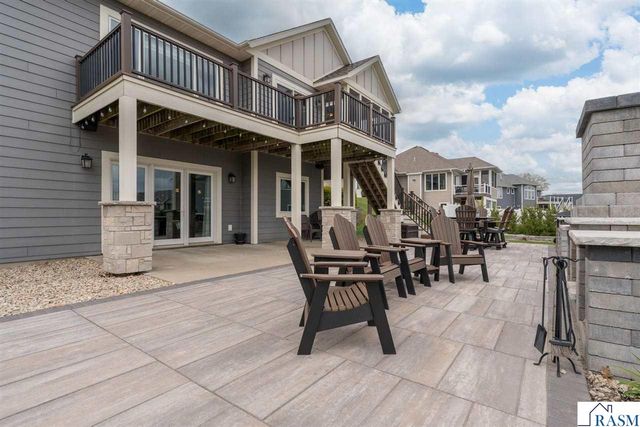 112 Hidden Oaks Circle, Mankato, MN 56001