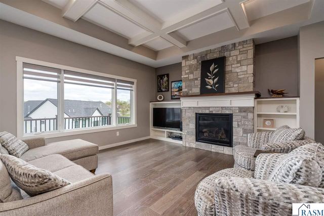 112 Hidden Oaks Circle, Mankato, MN 56001