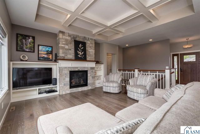 112 Hidden Oaks Circle, Mankato, MN 56001