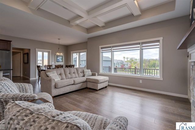 112 Hidden Oaks Circle, Mankato, MN 56001