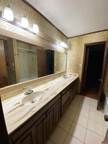 1400 Holly Street, Nashville, AR 71852