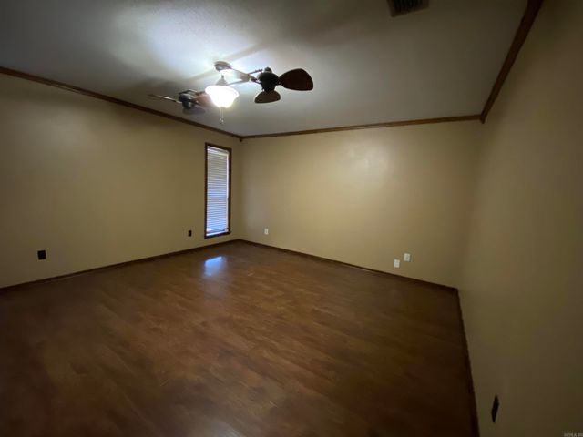 1400 Holly Street, Nashville, AR 71852