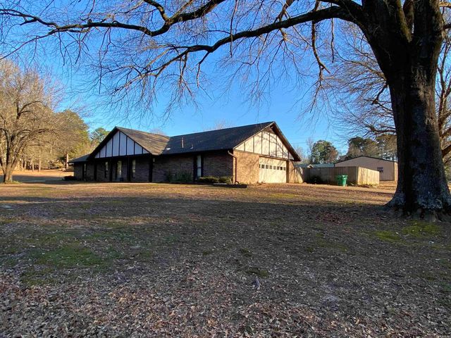 1400 Holly Street, Nashville, AR 71852