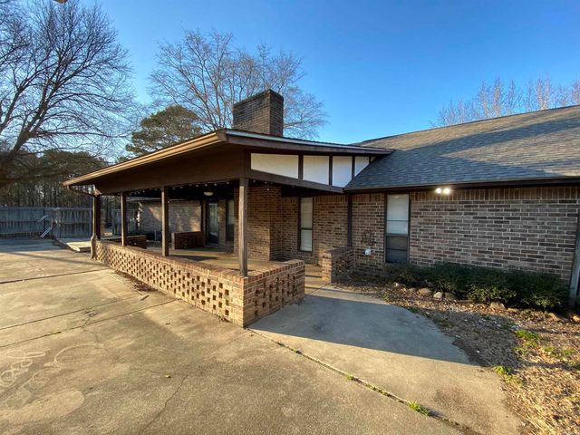 1400 Holly Street, Nashville, AR 71852