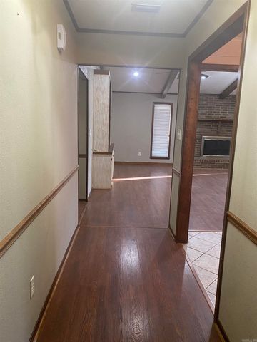 1400 Holly Street, Nashville, AR 71852