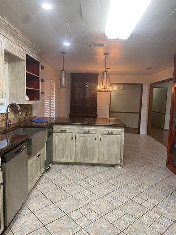 1400 Holly Street, Nashville, AR 71852