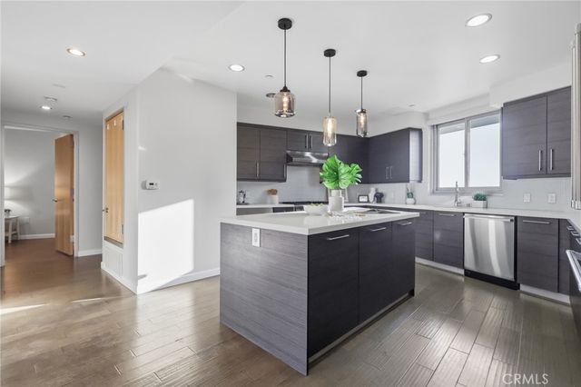 23 4th Place 6, Long Beach, CA 90802