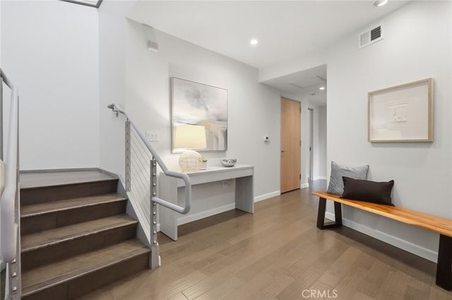 23 4th Place 6, Long Beach, CA 90802