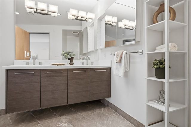 23 4th Place 6, Long Beach, CA 90802