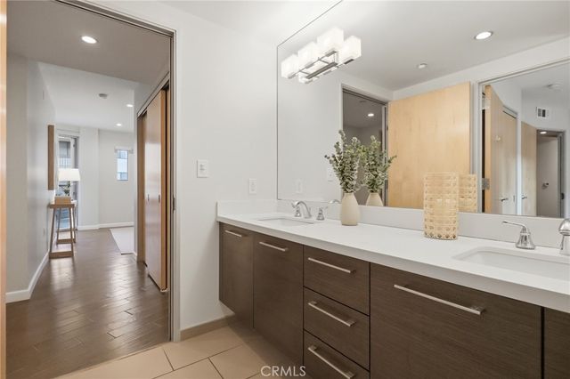 23 4th Place 6, Long Beach, CA 90802
