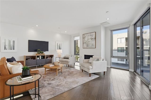 23 4th Place 6, Long Beach, CA 90802
