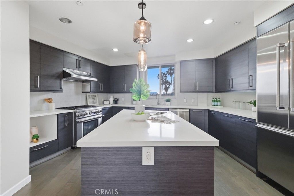 Image 16 of property listing at 23 4th Place 6, Long Beach, CA 90802