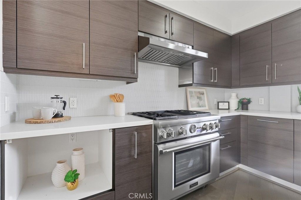 Image 19 of property listing at 23 4th Place 6, Long Beach, CA 90802