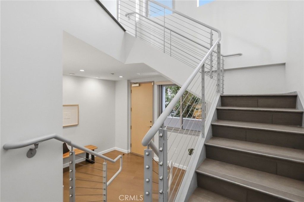 Image 26 of property listing at 23 4th Place 6, Long Beach, CA 90802