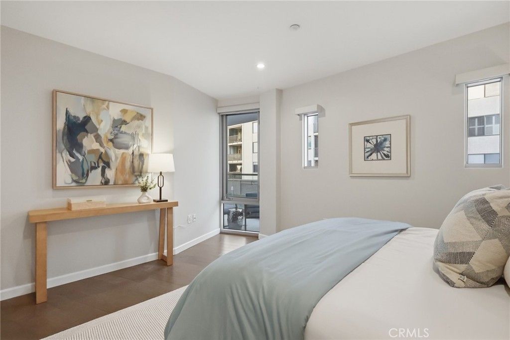 Image 43 of property listing at 23 4th Place 6, Long Beach, CA 90802