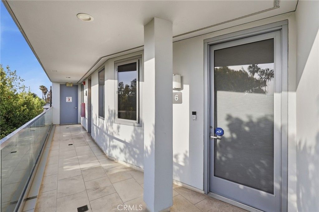 Image 45 of property listing at 23 4th Place 6, Long Beach, CA 90802