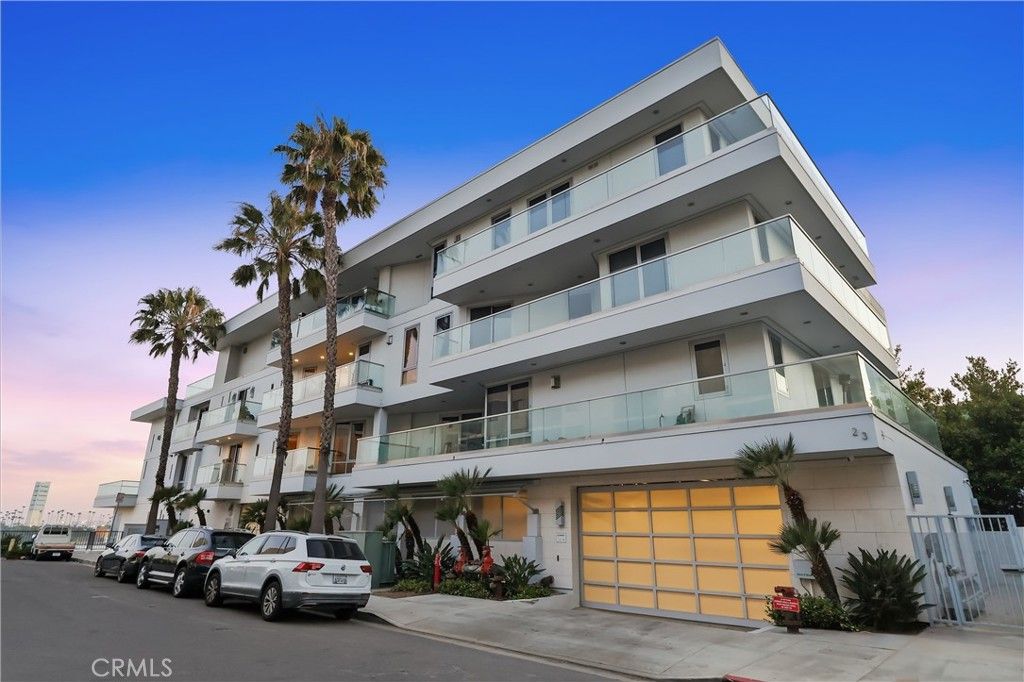 Image 51 of property listing at 23 4th Place 6, Long Beach, CA 90802