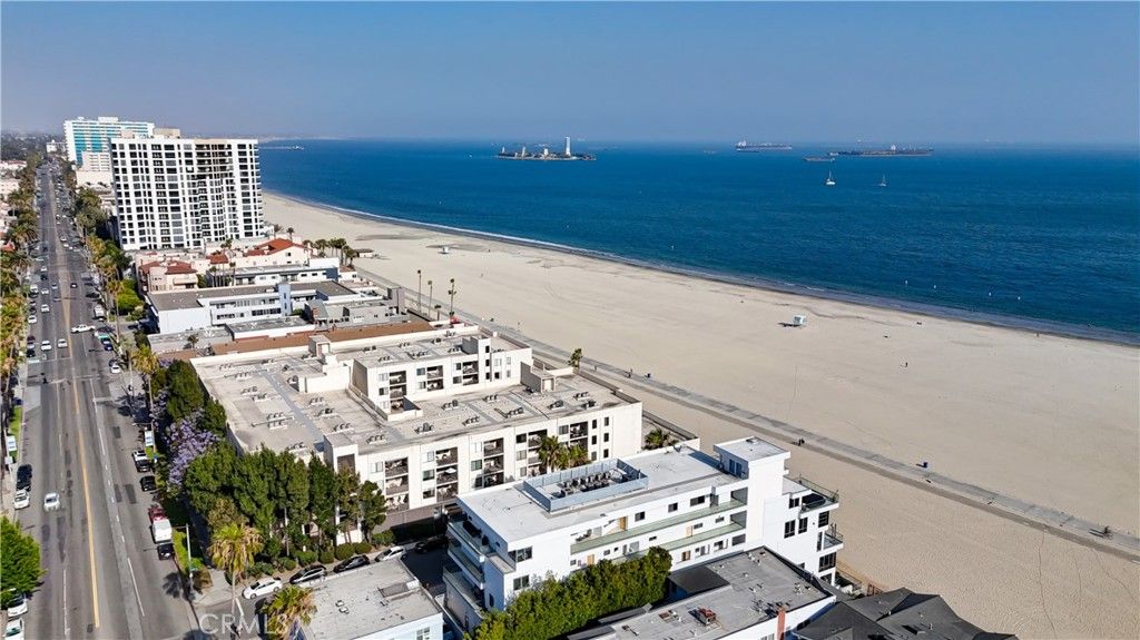 Image 57 of property listing at 23 4th Place 6, Long Beach, CA 90802