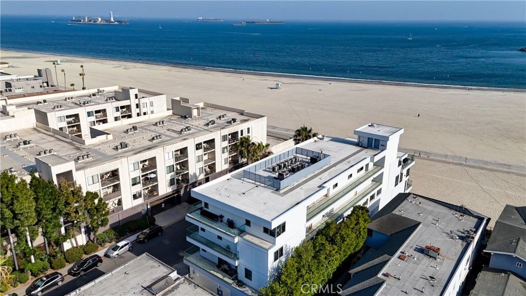 Image 58 of property listing at 23 4th Place 6, Long Beach, CA 90802