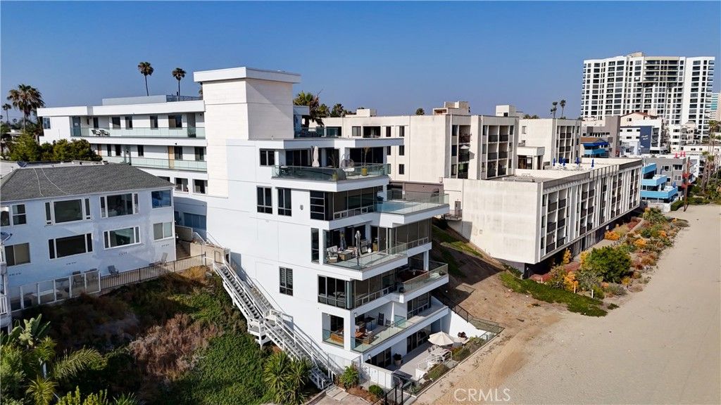 Image 59 of property listing at 23 4th Place 6, Long Beach, CA 90802