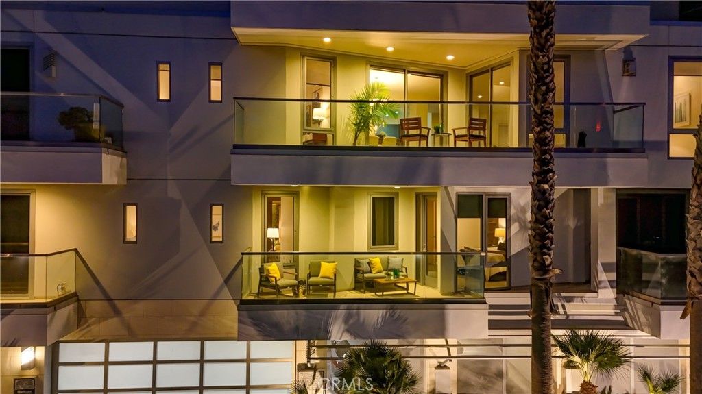 Image 63 of property listing at 23 4th Place 6, Long Beach, CA 90802