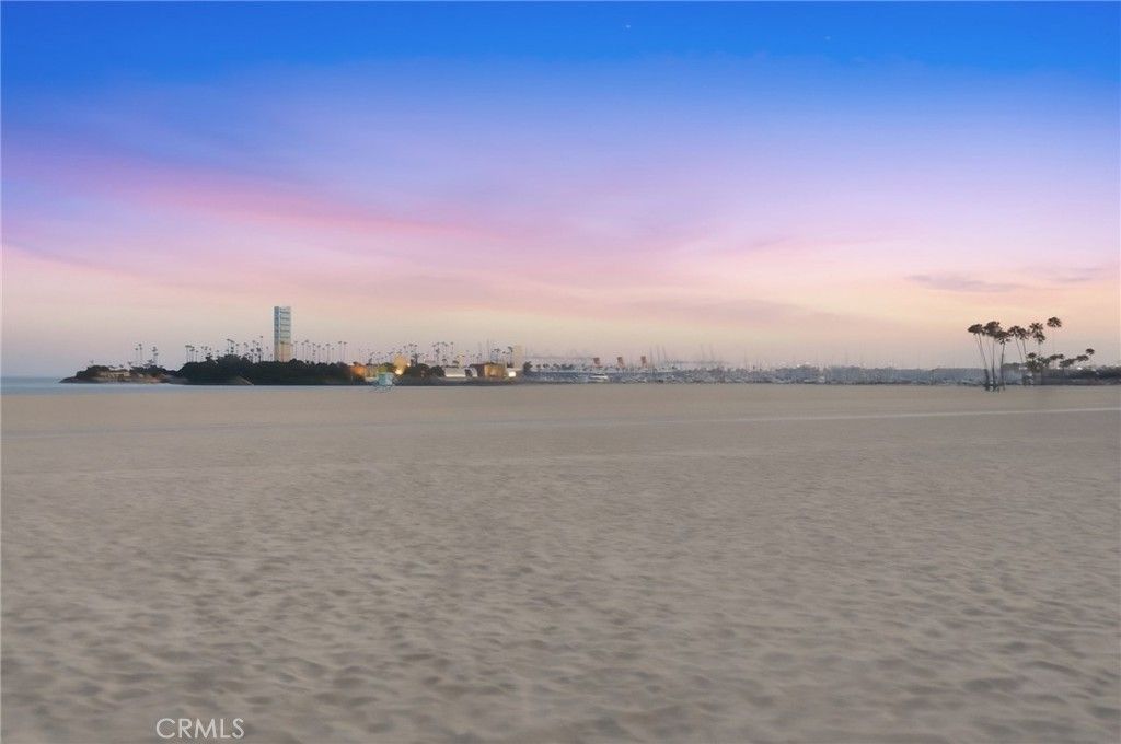 Image 66 of property listing at 23 4th Place 6, Long Beach, CA 90802