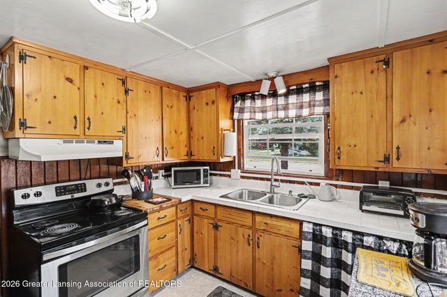 803 Roosevelt Street, Mason, MI 48854