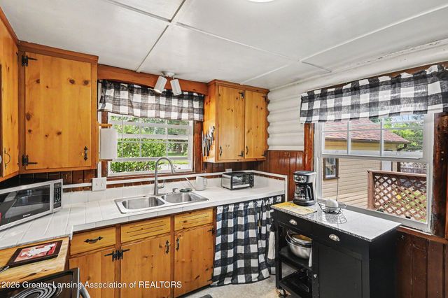 803 Roosevelt Street, Mason, MI 48854