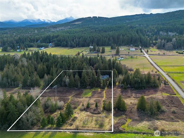 202 W Emerald Forest Lane, Sequim, WA 98382