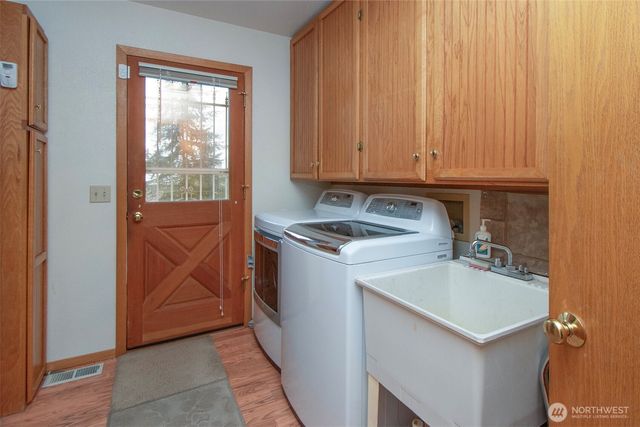 202 W Emerald Forest Lane, Sequim, WA 98382