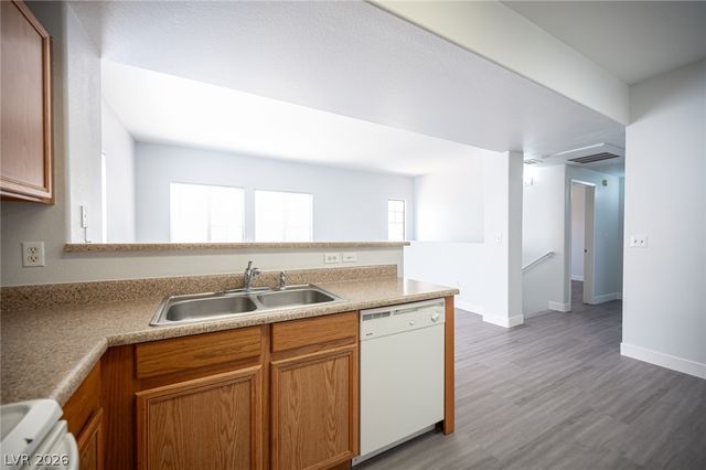 2010 Rancho Lake Drive 206, Las Vegas, NV 89108