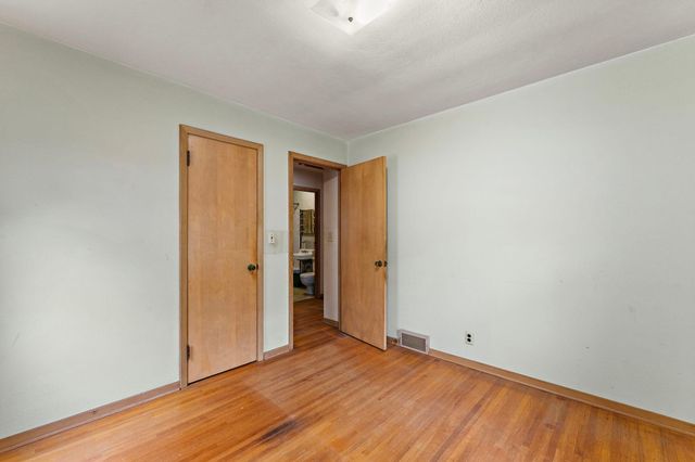 1590 Payne Avenue, Saint Paul, MN 55130