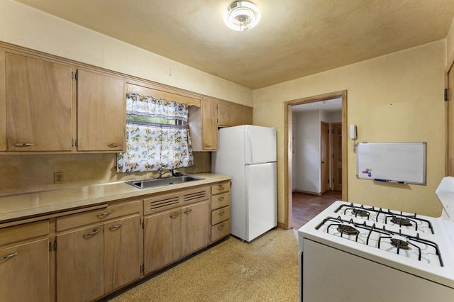 1590 Payne Avenue, Saint Paul, MN 55130